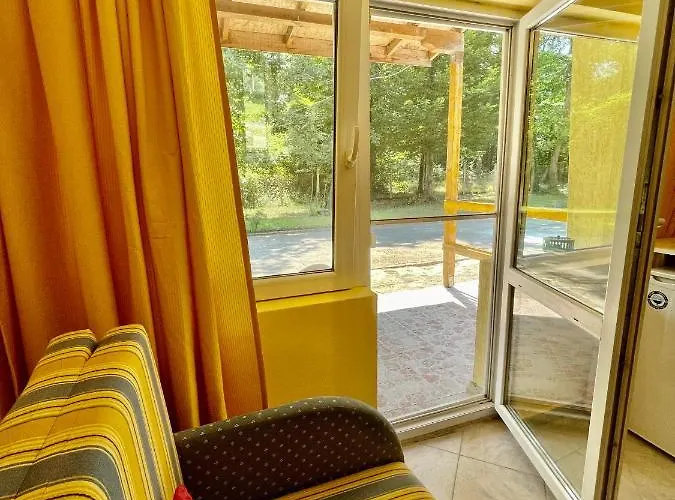 מלון Pop аrt 2*