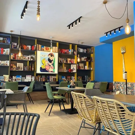 Pop аrt Хотел 2*